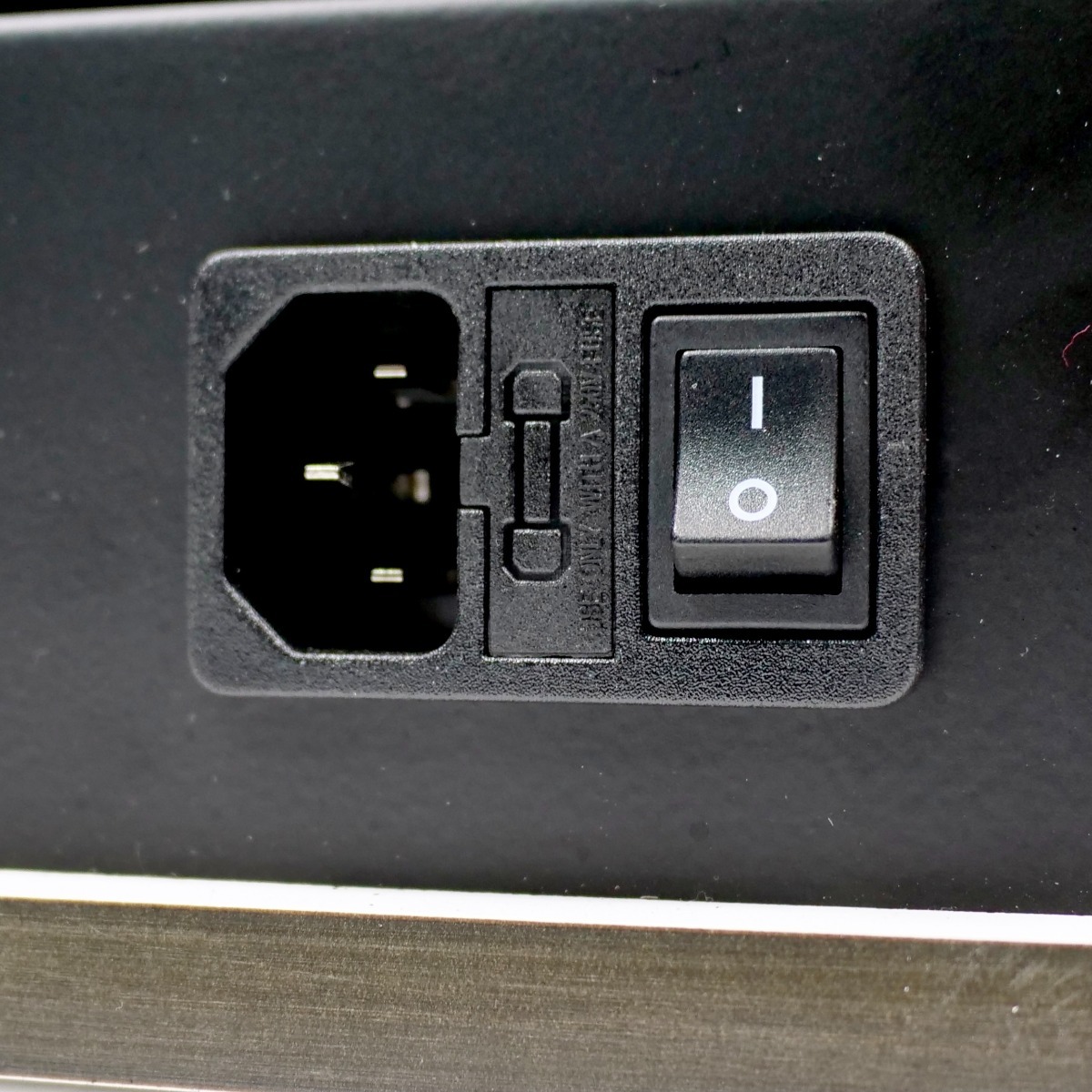 MultiPad 16 Port Desktop Charging Cabinet - Image 11