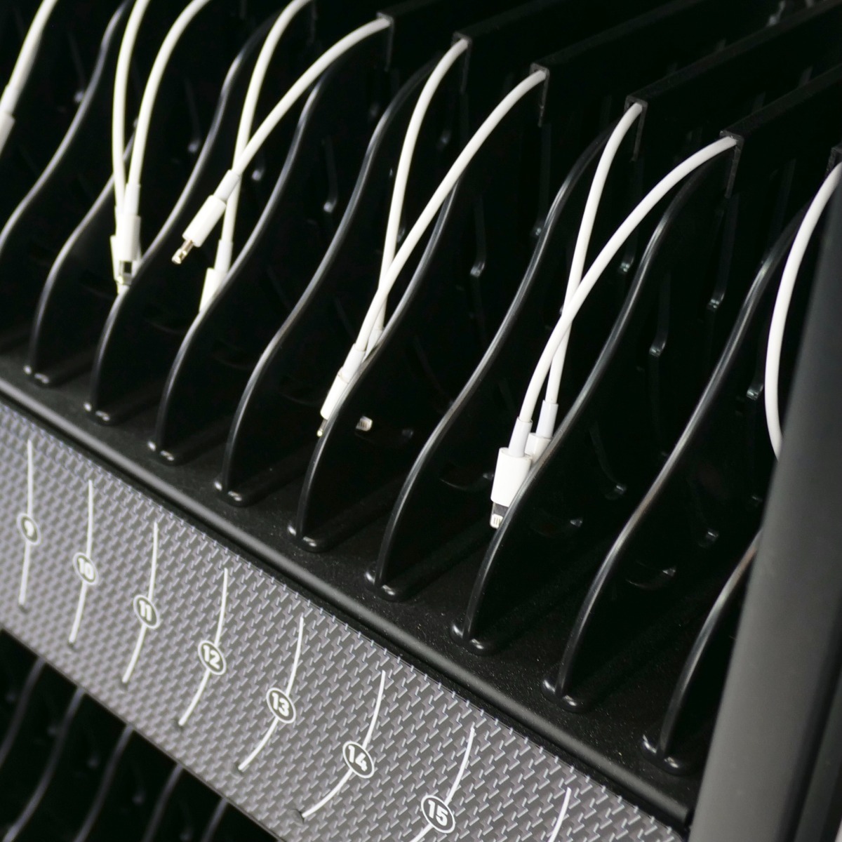 MultiPad 32 Port Charging Trolley - Image 7